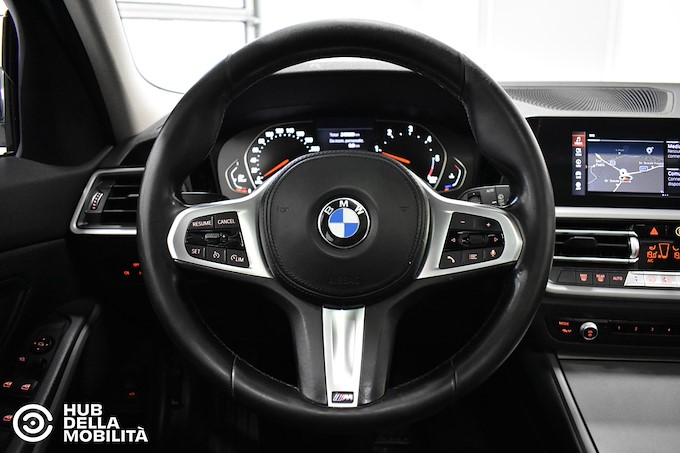 BMW 320d 48V Touring Business Advantage